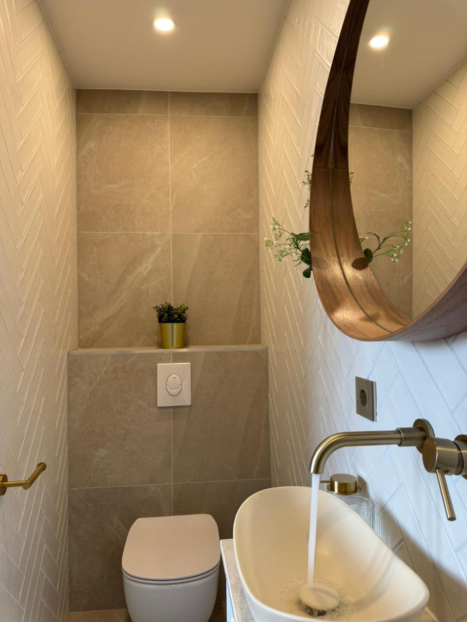 The Stylish Gem Of Aprt R1 *